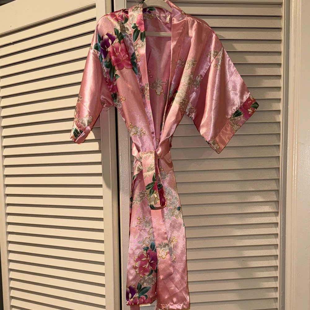 Floral Pink Satin Kimono Robe Size 6